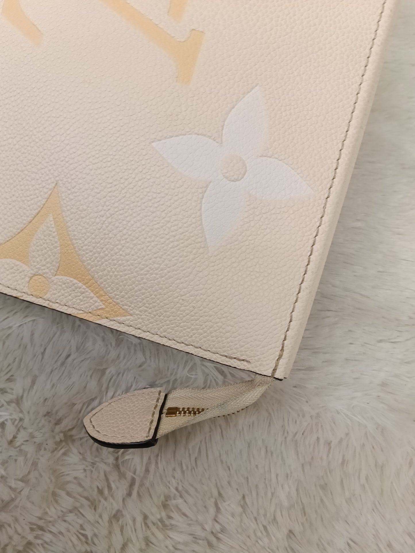LV Pochette Toiletry 26 Monogram Giant Empreinte Pool Creme (CHIP)