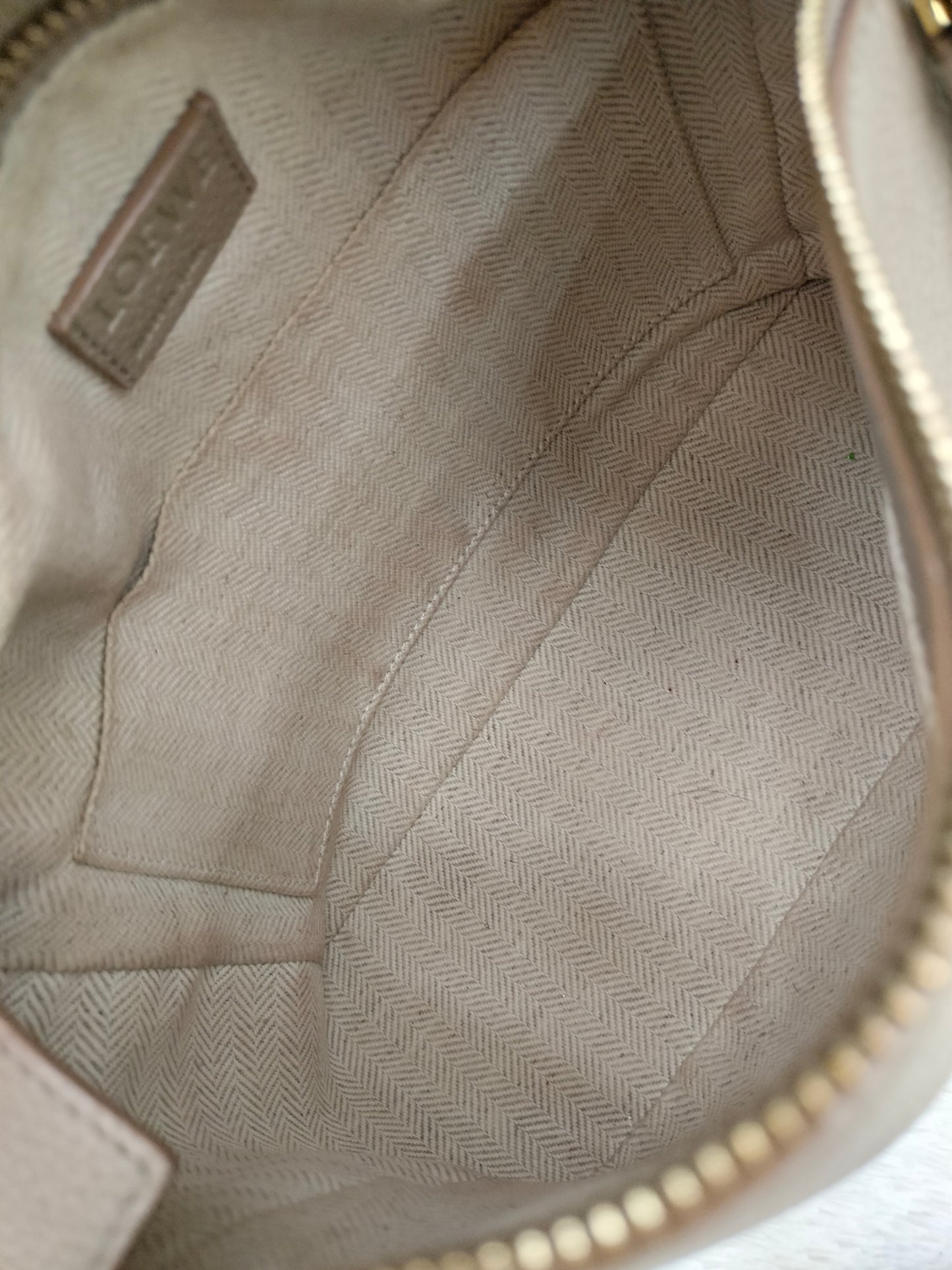 Loewe Puzzle Small Edge Grained Sand GHW 2023