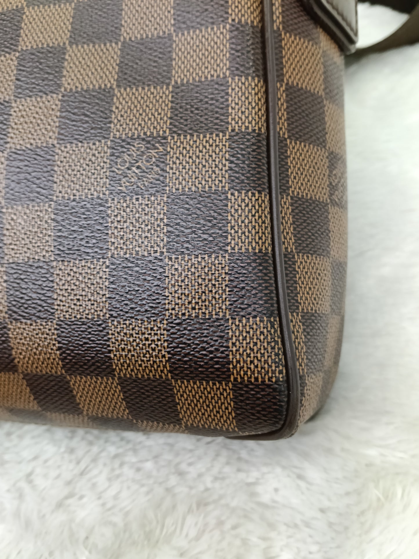 LV District PM Damier