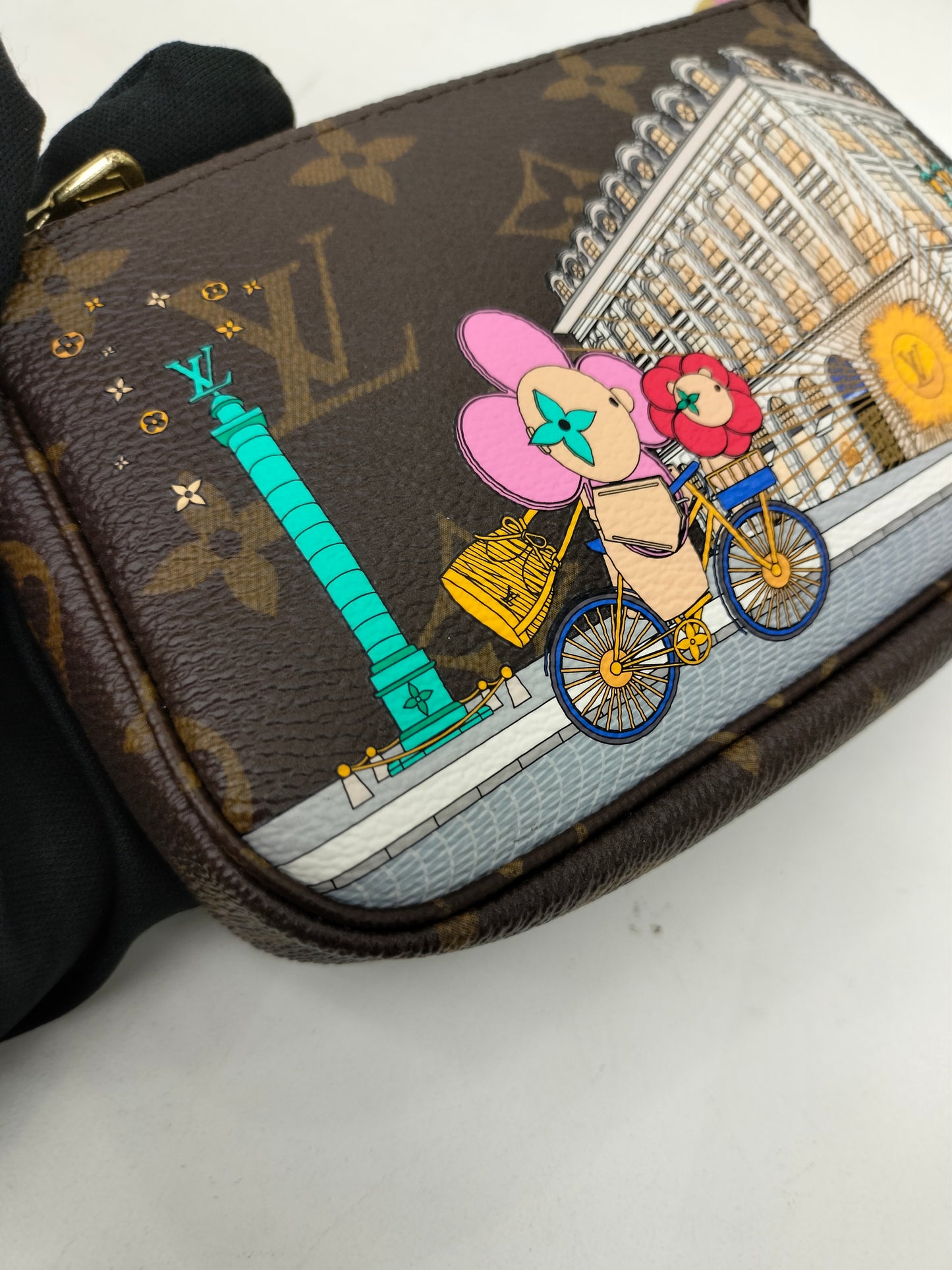 LV Mini Pochette Vivienne Holiday Monogram 2022