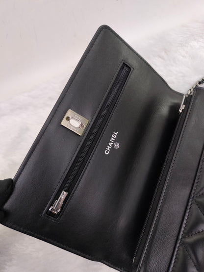 Chanel WOC Top Handle Lamb Black SHW (CHIP)