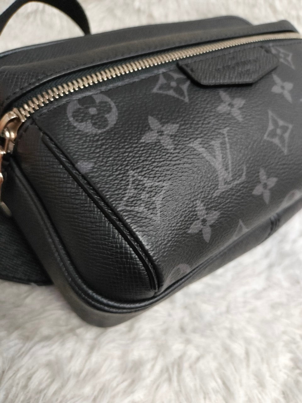 LV Outdoor Bumbag Monogram Taigarama Eclipse 2019