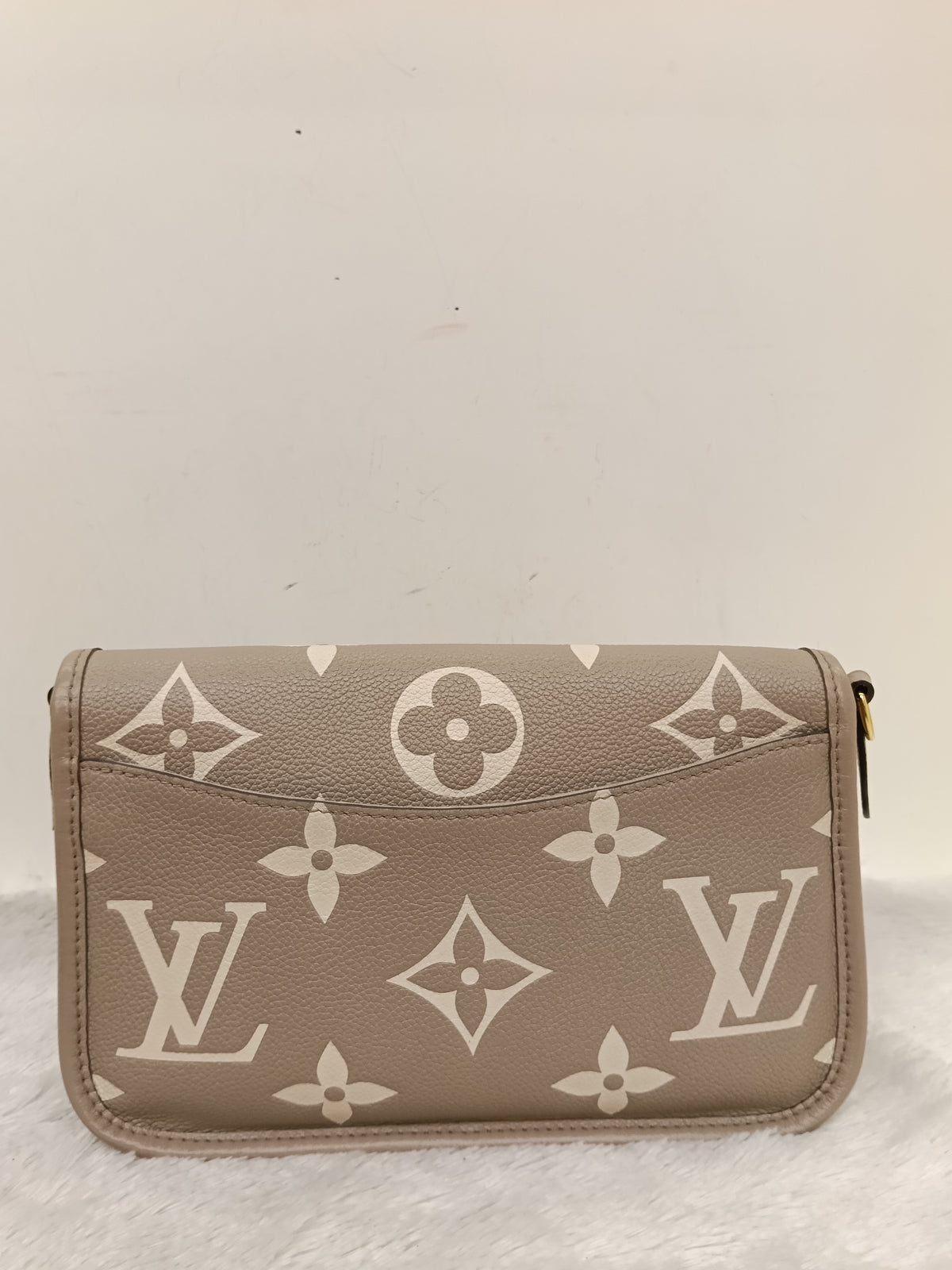 LV Diane PM ST NM Monogram Empreinte Tourterelle Creme 2025 (CHIP)