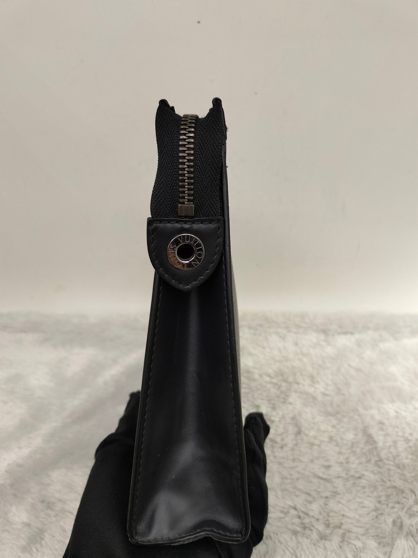 LV Pochette Voyage MM Monogram Eclipse (CHIP)