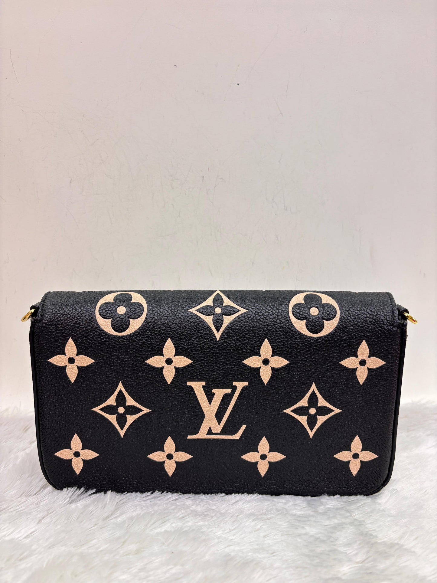 LV Pochette Felicie Monogram Empreinte Noir Beige (CHIP)