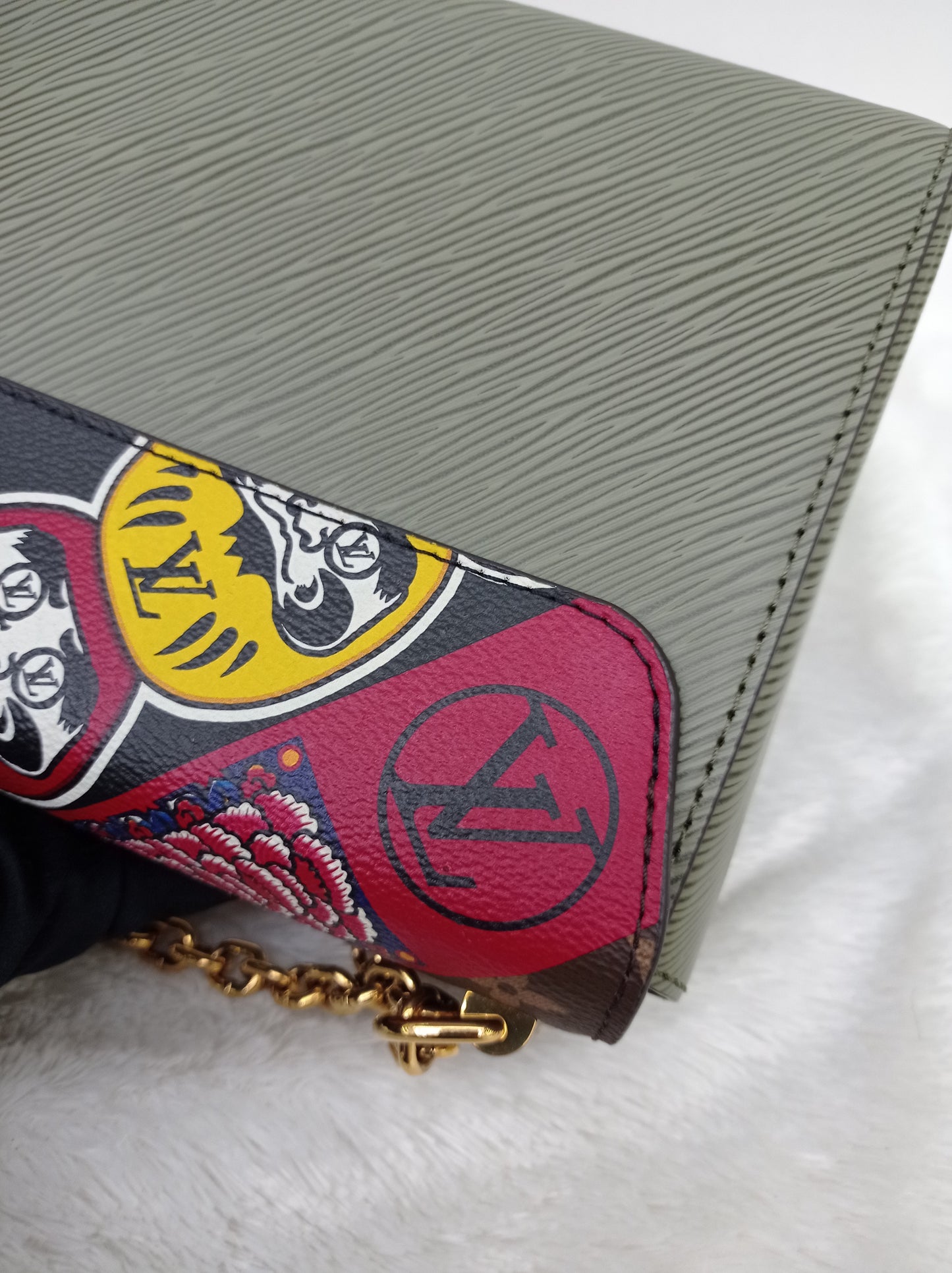 LV Twist MM Monogram Kabuki