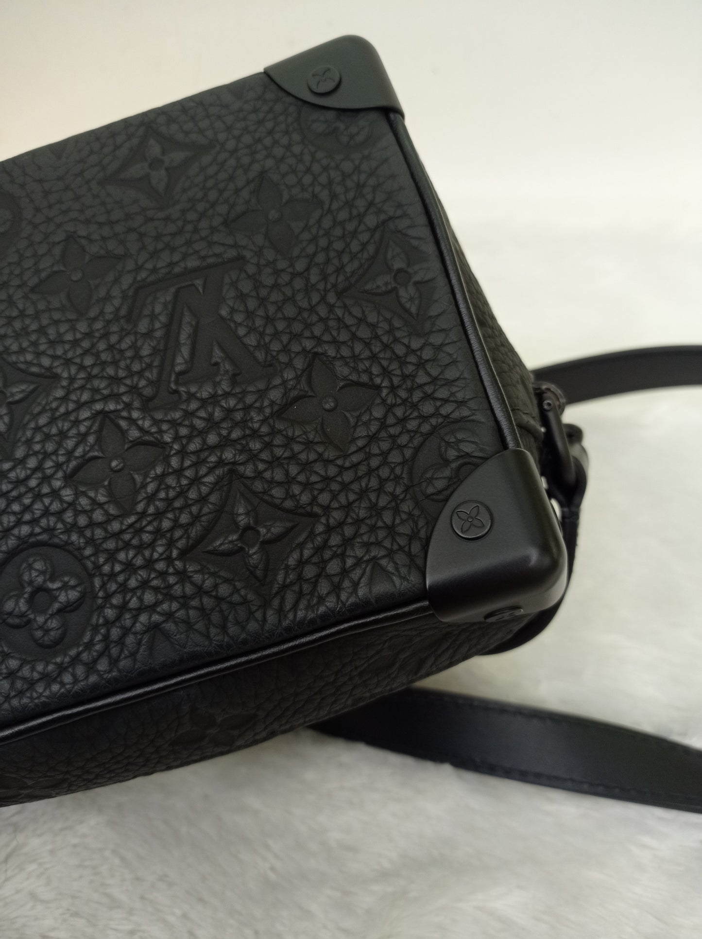 LV Mini Side Trunk Taurillon Monogram Noir 2021 (CHIP)