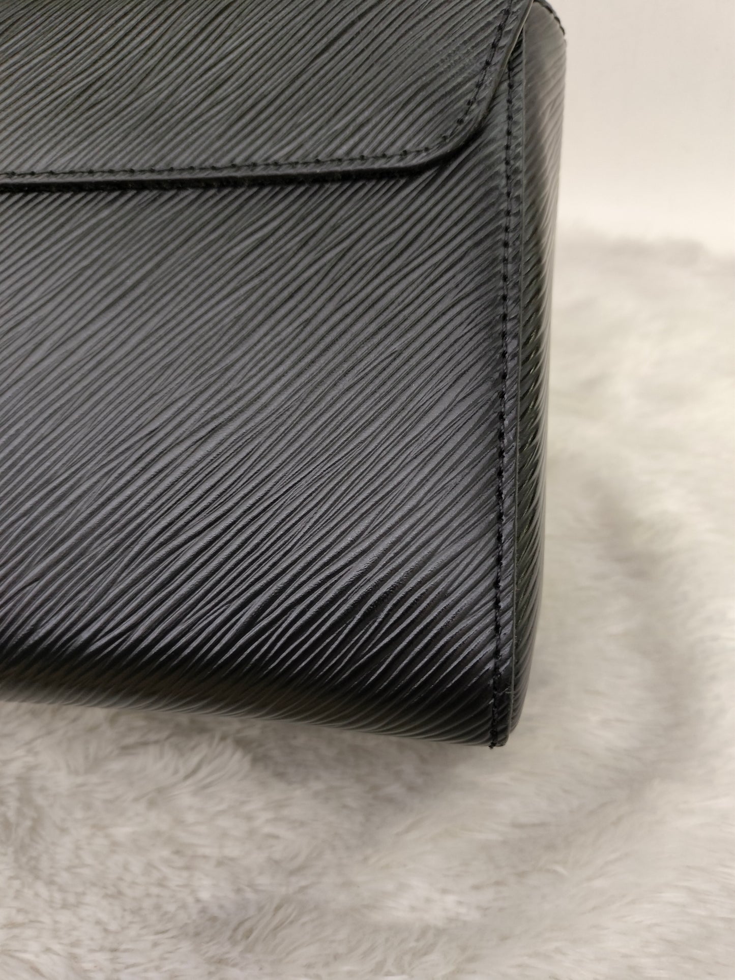 LV Twist MM Epi Black 2017