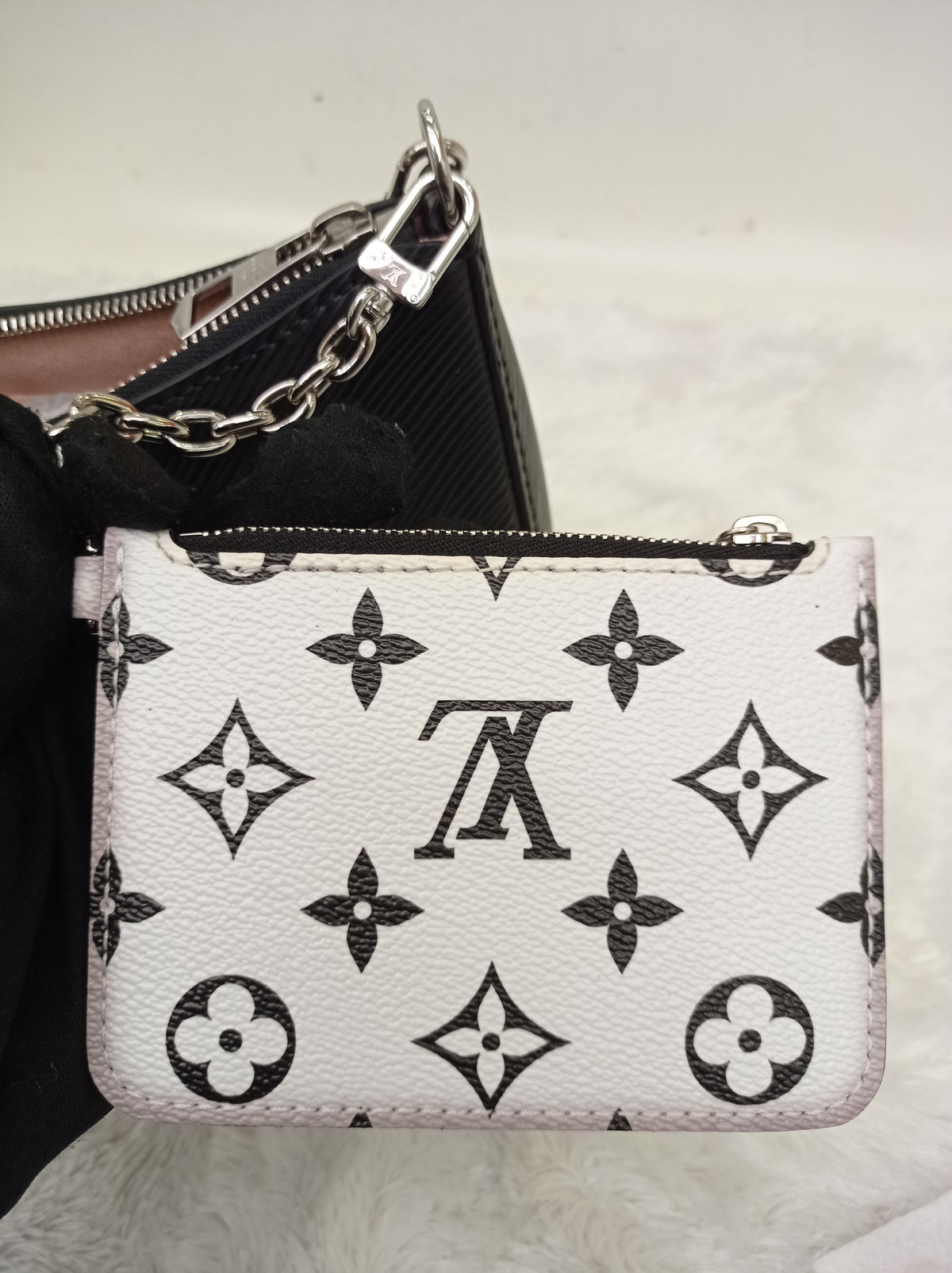 LV Marelle NM Epi Noir (CHIP)