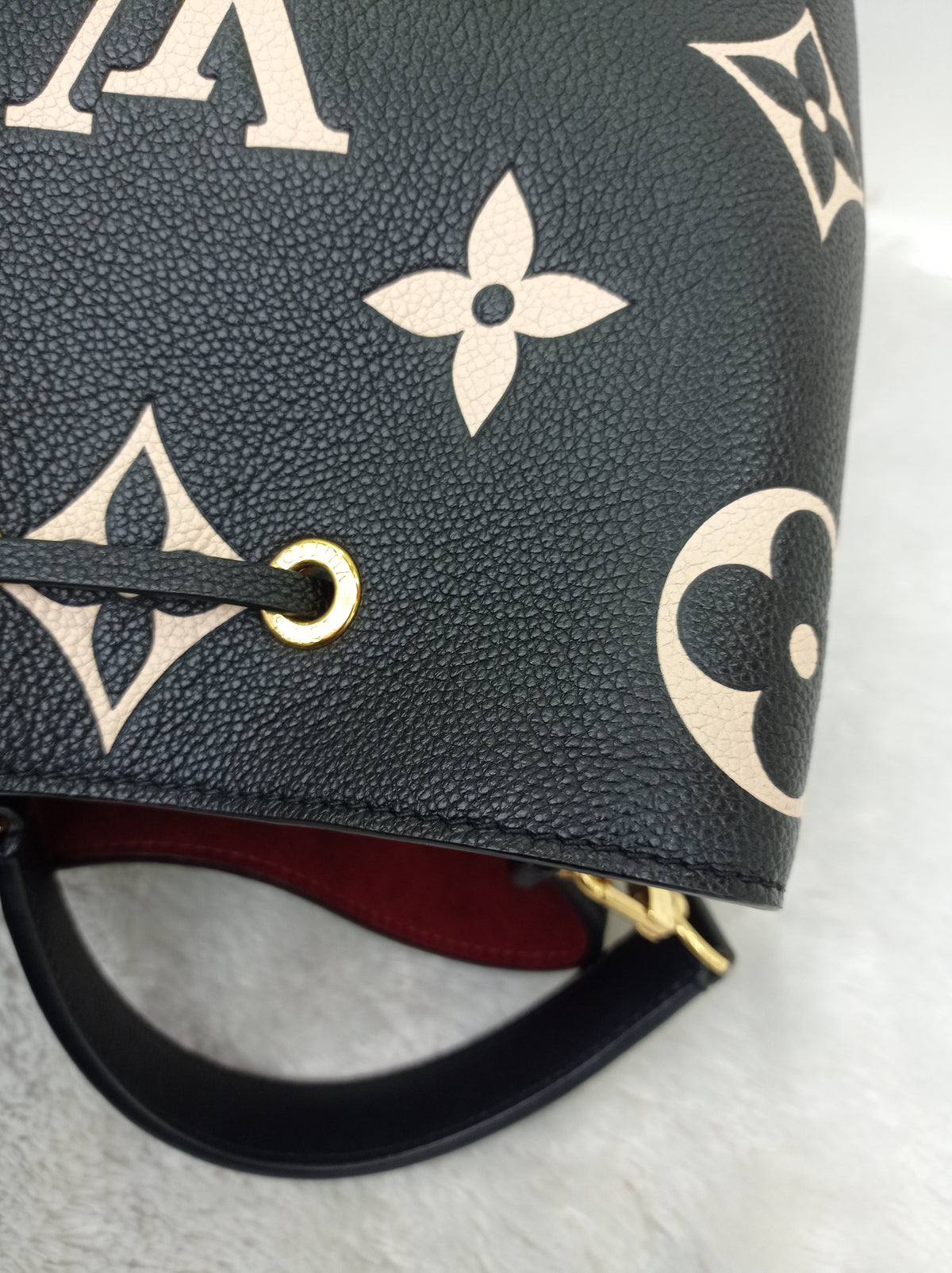 LV Neo Noe MM Monogram Empreinte Noir Creme (CHIP)