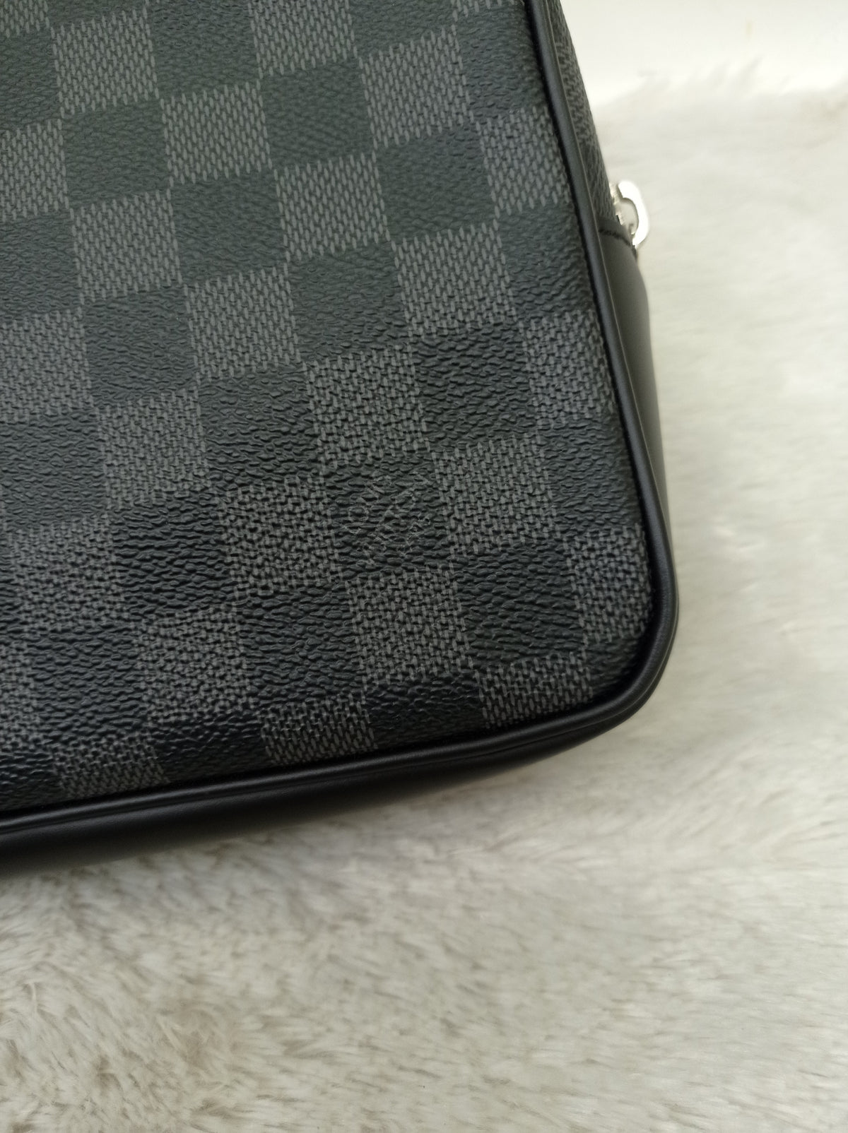 LV Kasai Clutch Graphite 2018