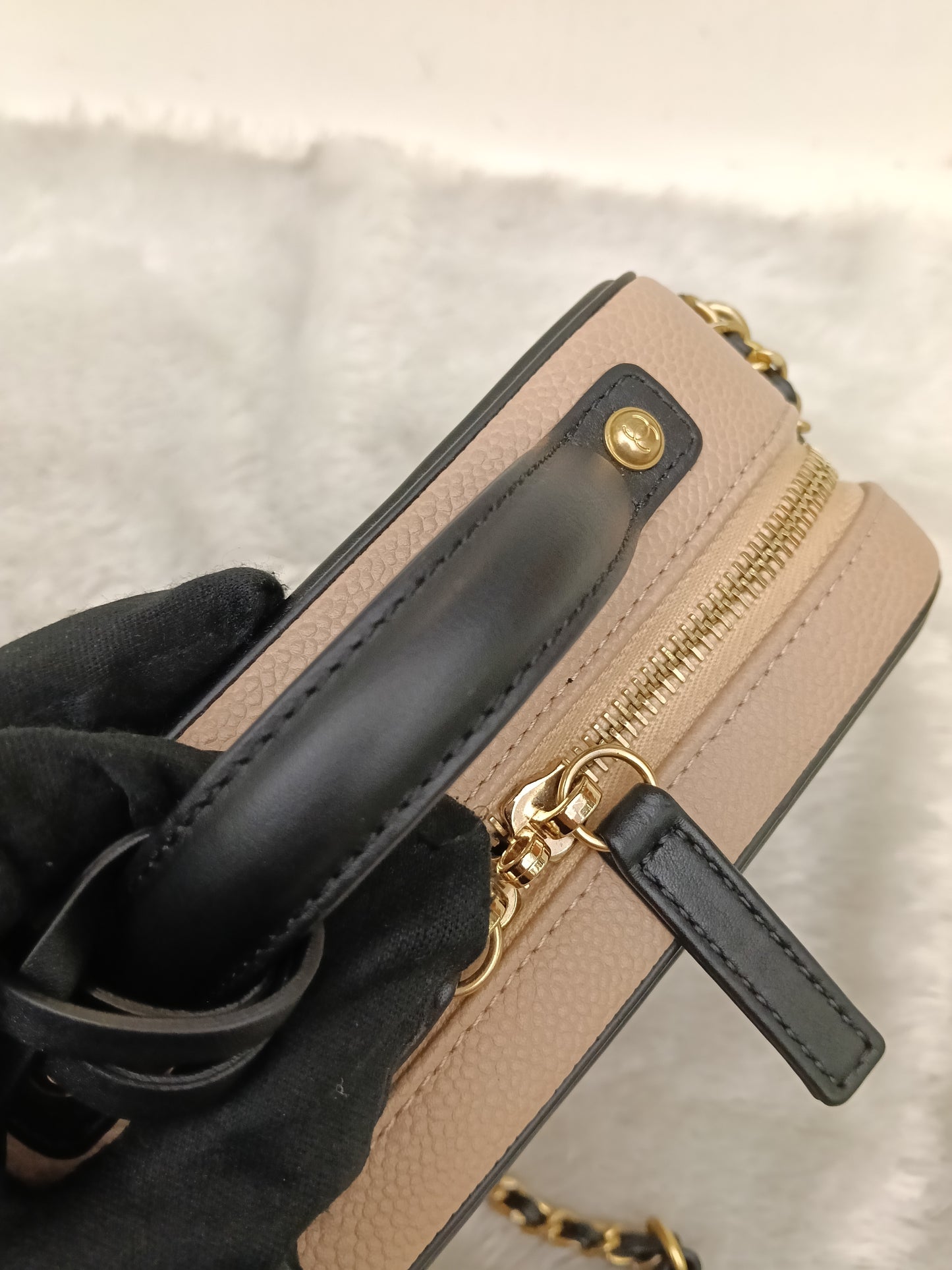 *Neverbeen Used* Chanel Filigree Vanity Case Small Caviar Beige Black GHW #27