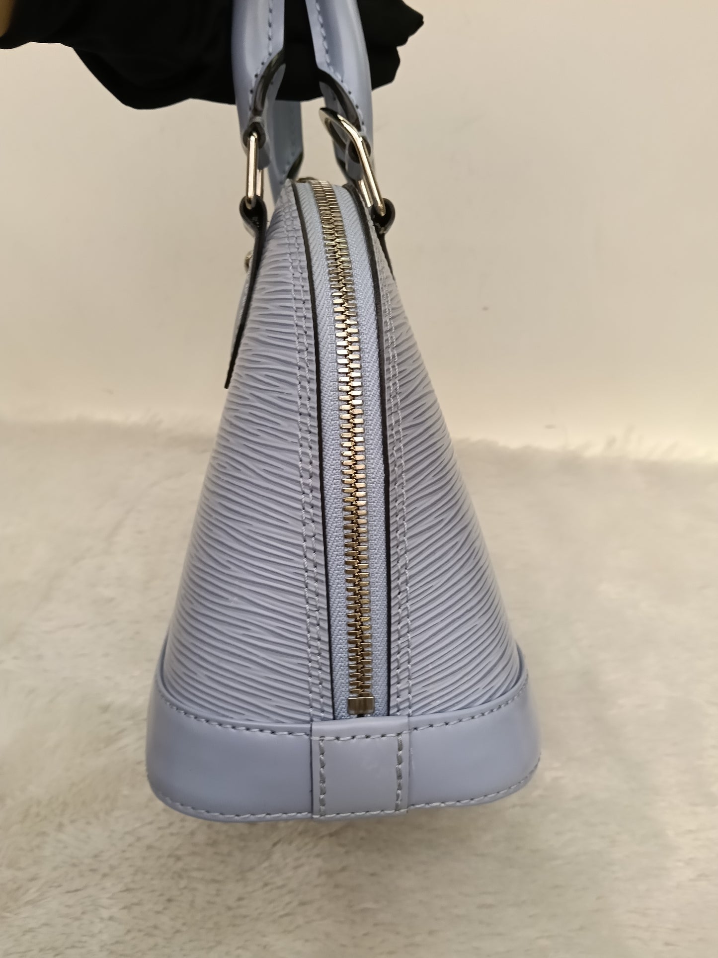 LV Alma BB Epi Bleu Nuage (CHIP)