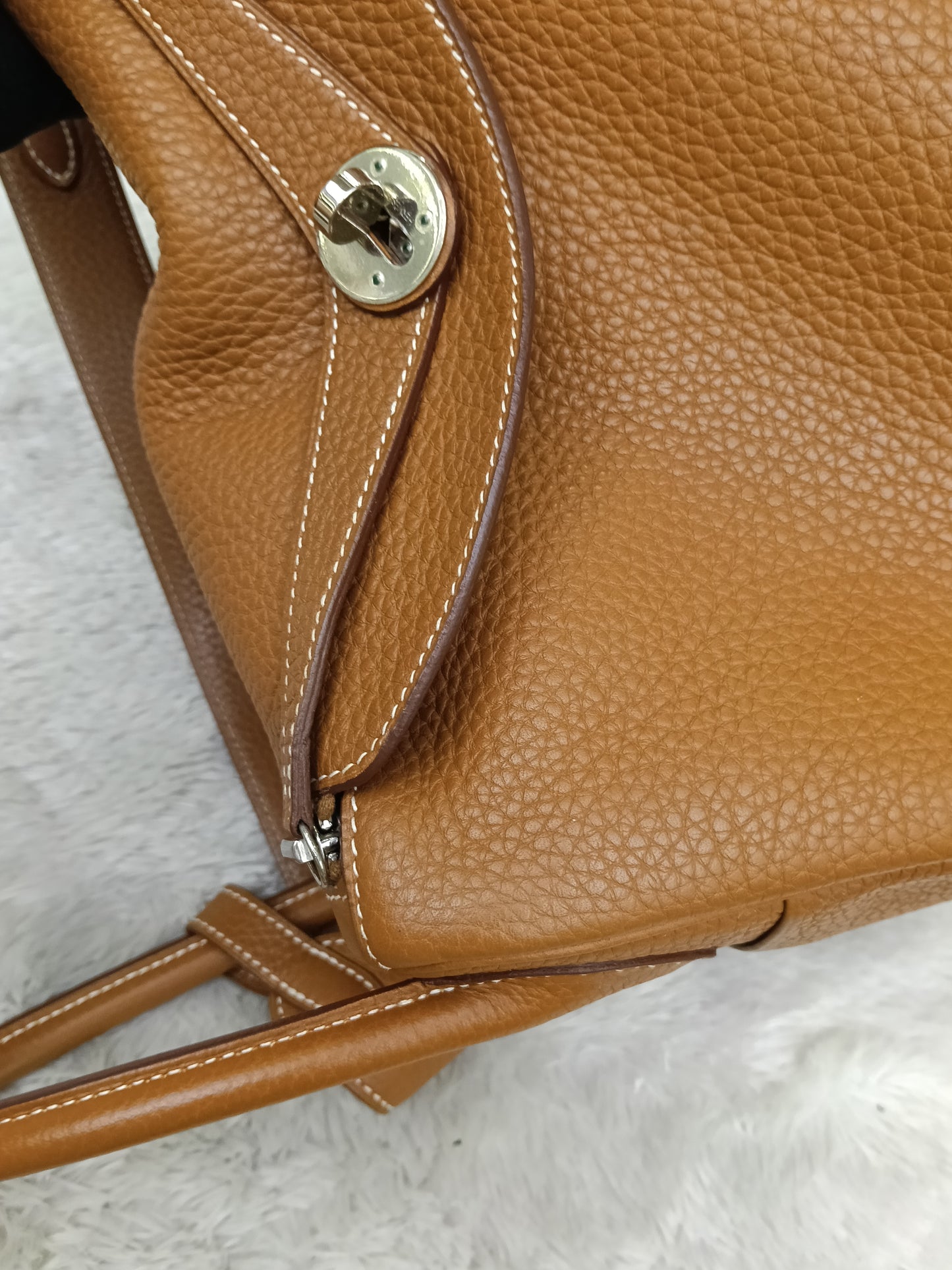 Lindy 30 Clem Gold PHW #R square