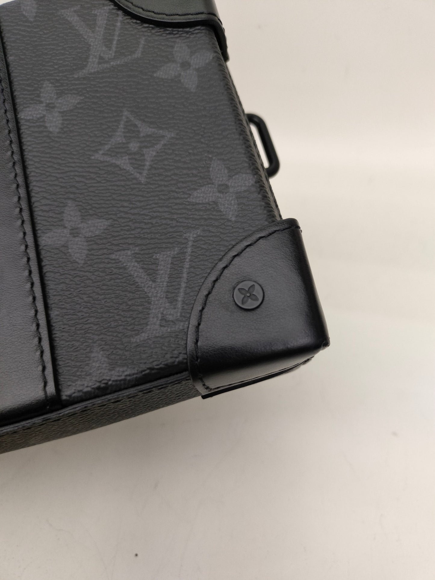 LV Soft Trunk Wallet Monogram Eclipse (CHIP)