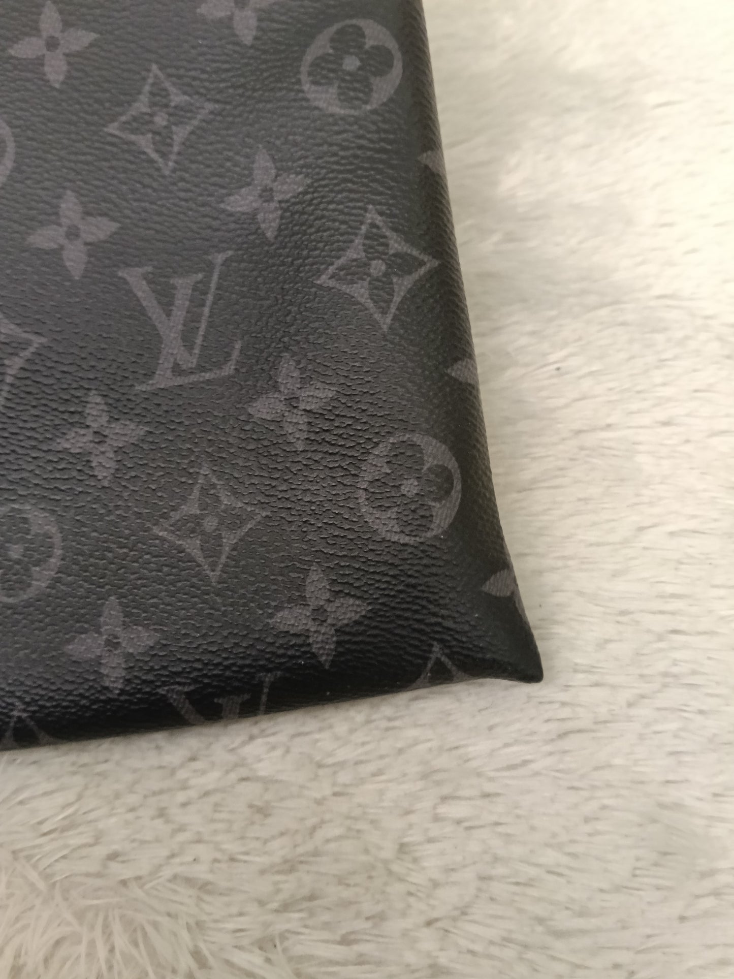 LV Pochette Discovery GM Monogram Eclipse 2019