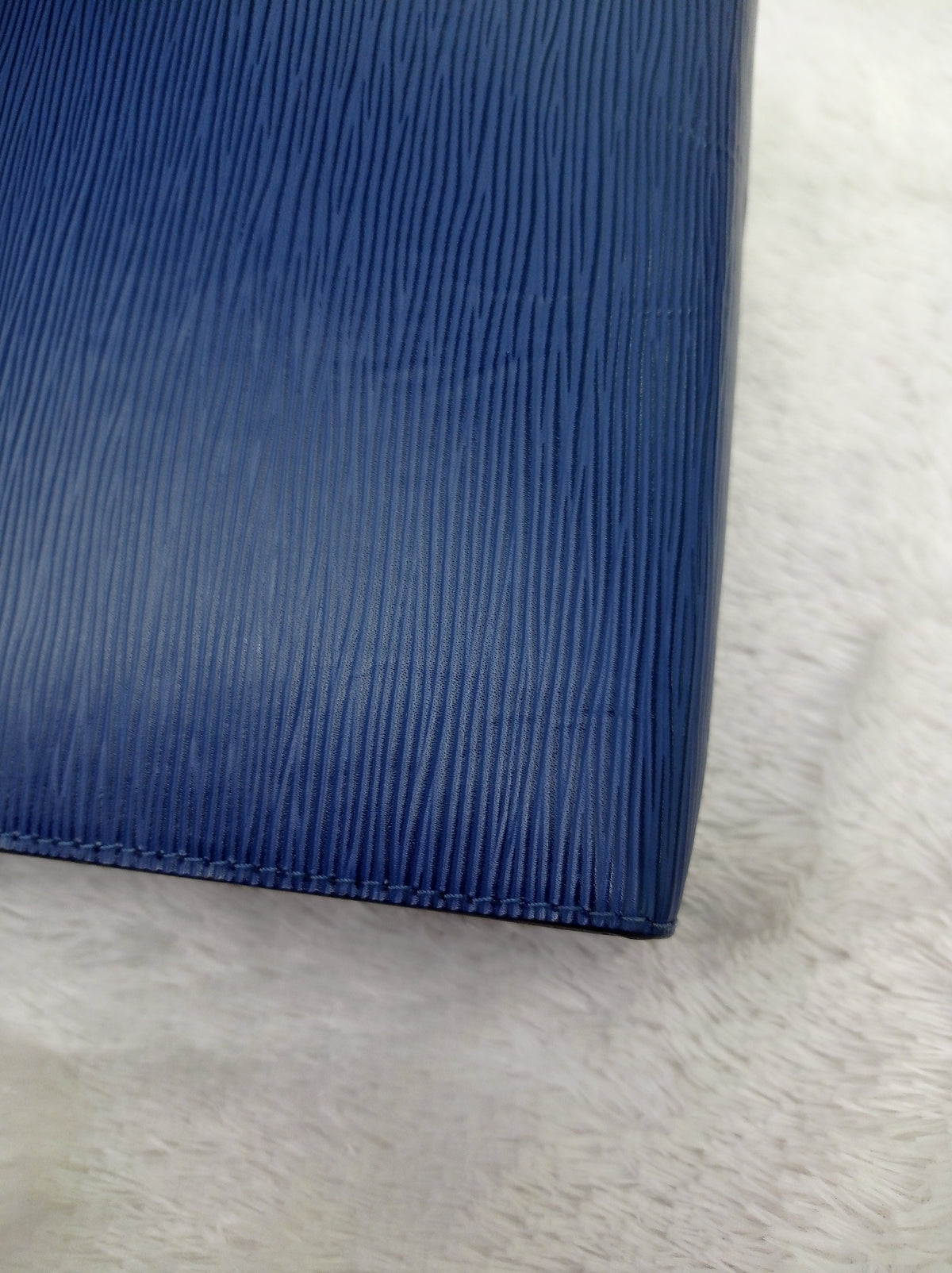 LV Pochette Voyage MM Taiga Epi Graphite Blue Grey 2018