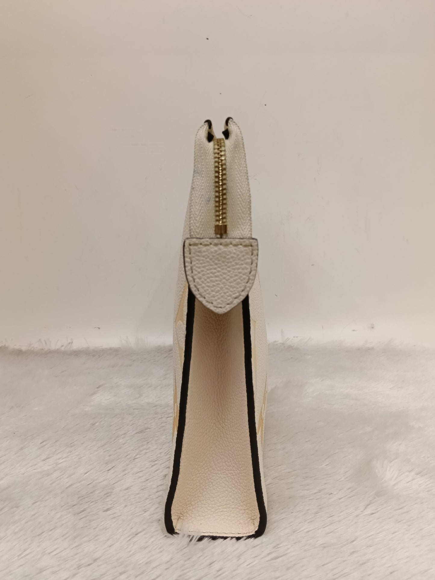 LV Pochette Toiletry 26 Monogram Giant Empreinte Pool Creme (CHIP)
