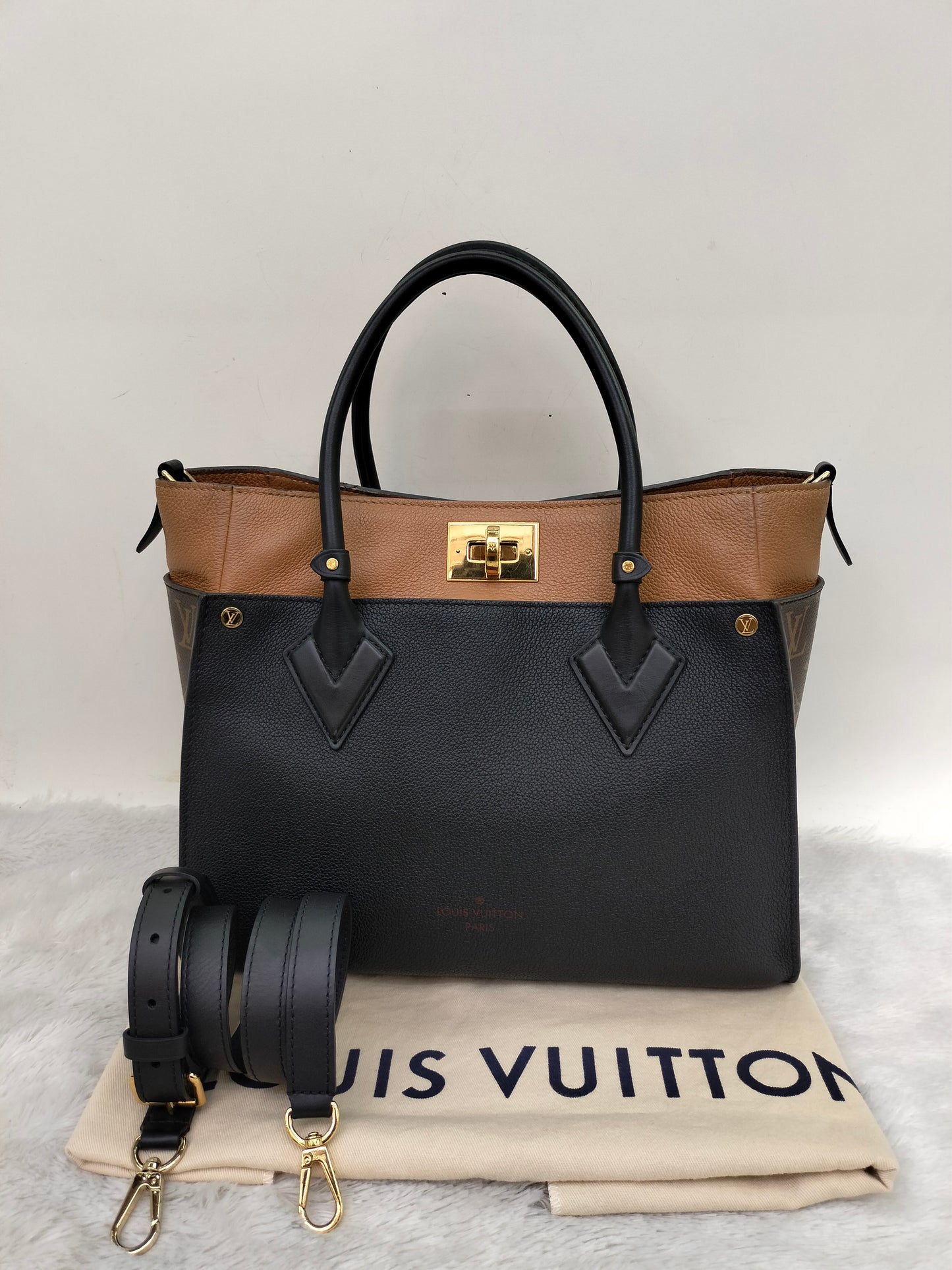 LV On My Side MM Monogram Grained Noir 2019