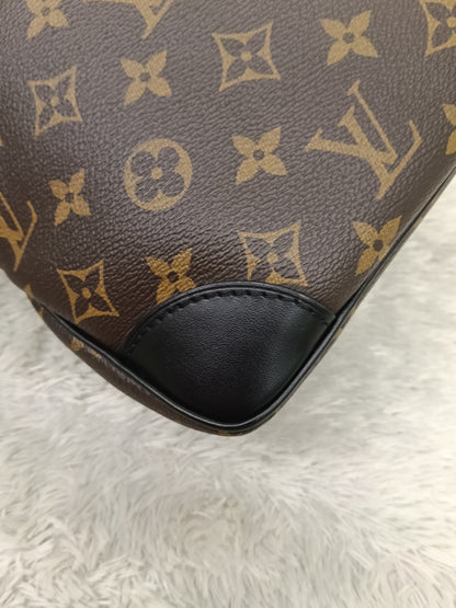 LV Odeon NM PM Monogram Noir (CHIP)