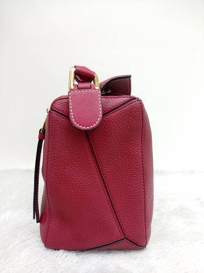 Loewe Puzzle Medium Grained Raspberry GHW 2017