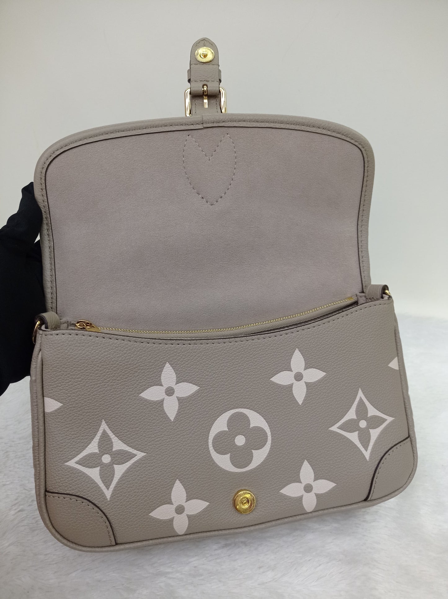 LV Diane PM ST NM Monogram Empreinte Creme Tourterelle (CHIP)