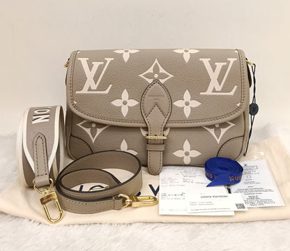 LV Diane PM ST NM Monogram Empreinte Giant Tourterelle Creme 2025 (CHIP)