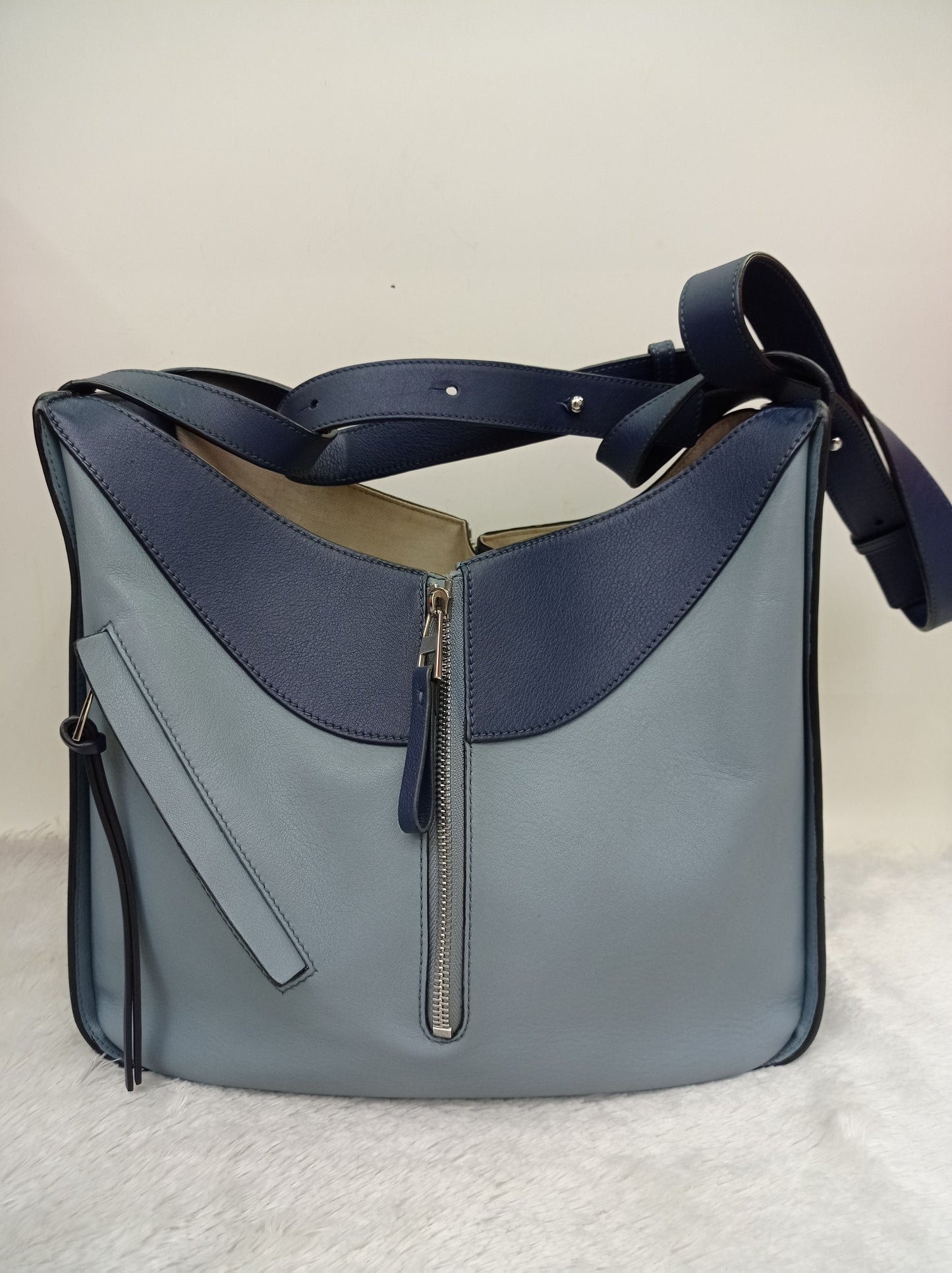 Loewe Hammock Medium Light Blue 3 Colour SHW 2018