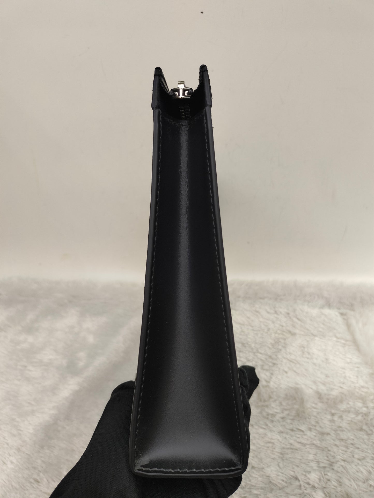 LV Pochette Voyage Graphite 2020