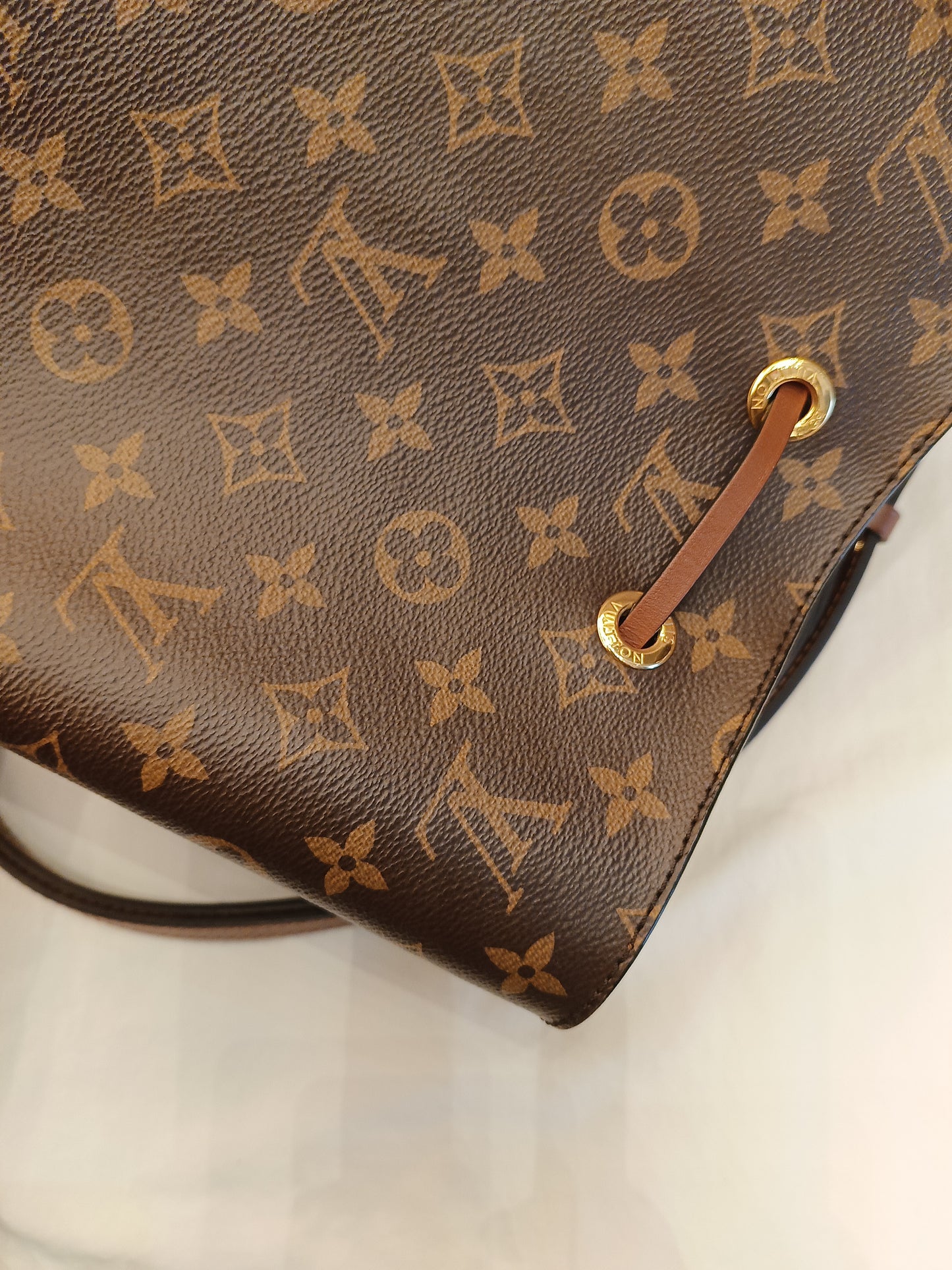 LV Neo Noe MM Monogram Caramel (CHIP)