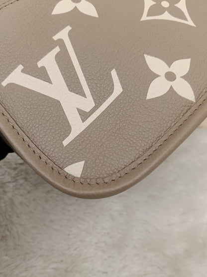 LV Diane PM ST NM Monogram Empreinte Giant Tourterelle Creme 2025 (CHIP)