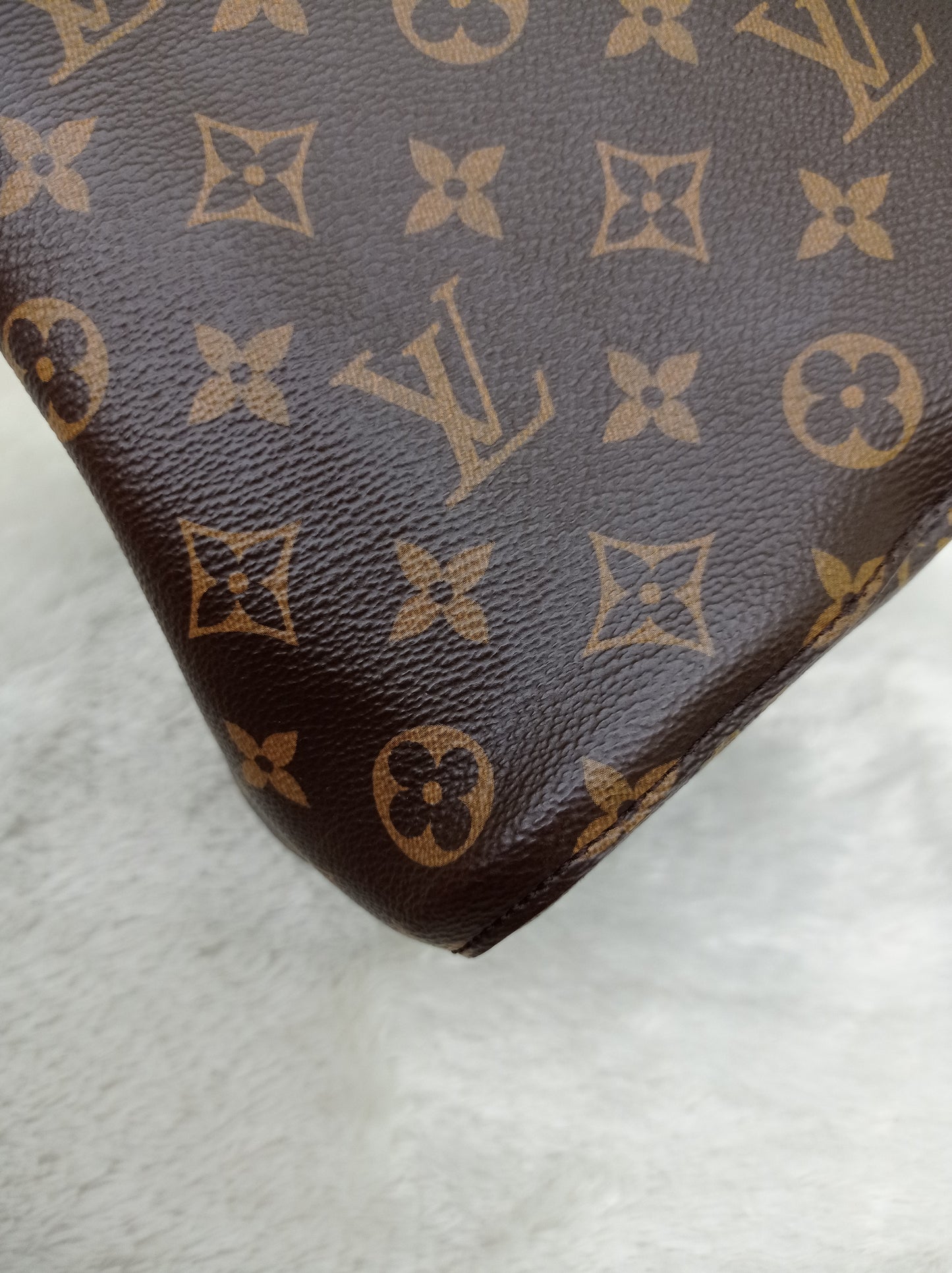 LV Neo Noe MM Monogram Freesia 2018