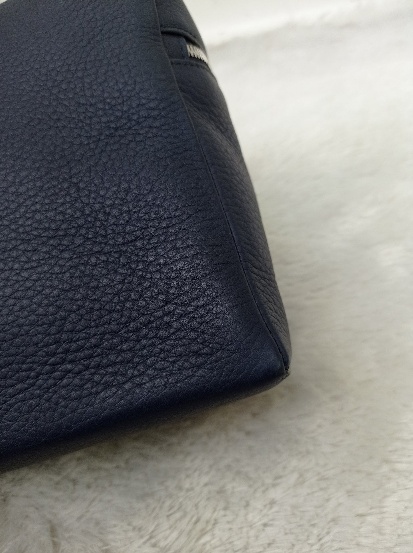 Loro Piana Extra Pocket L27 Grained Dark Navy SHW
2018
