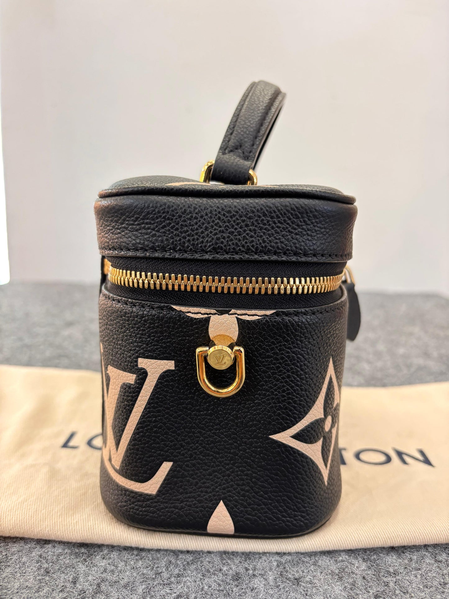 LV Vanity NV Monogram Empreinte Noir Beige (CHIP)