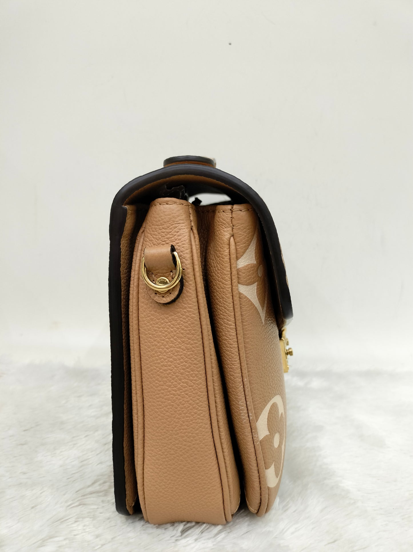 LV Metis MM Monogram Empreinte Arizona Creme 2022 (CHIP)