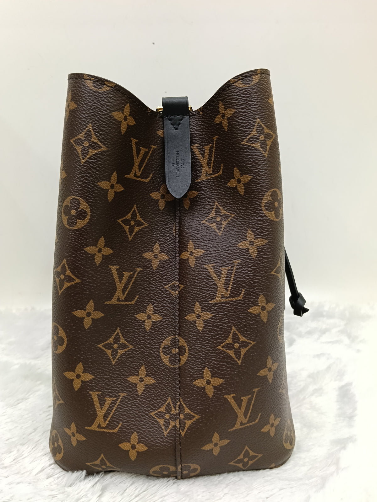 LV Neo Noe MM Monogram Noir 2019