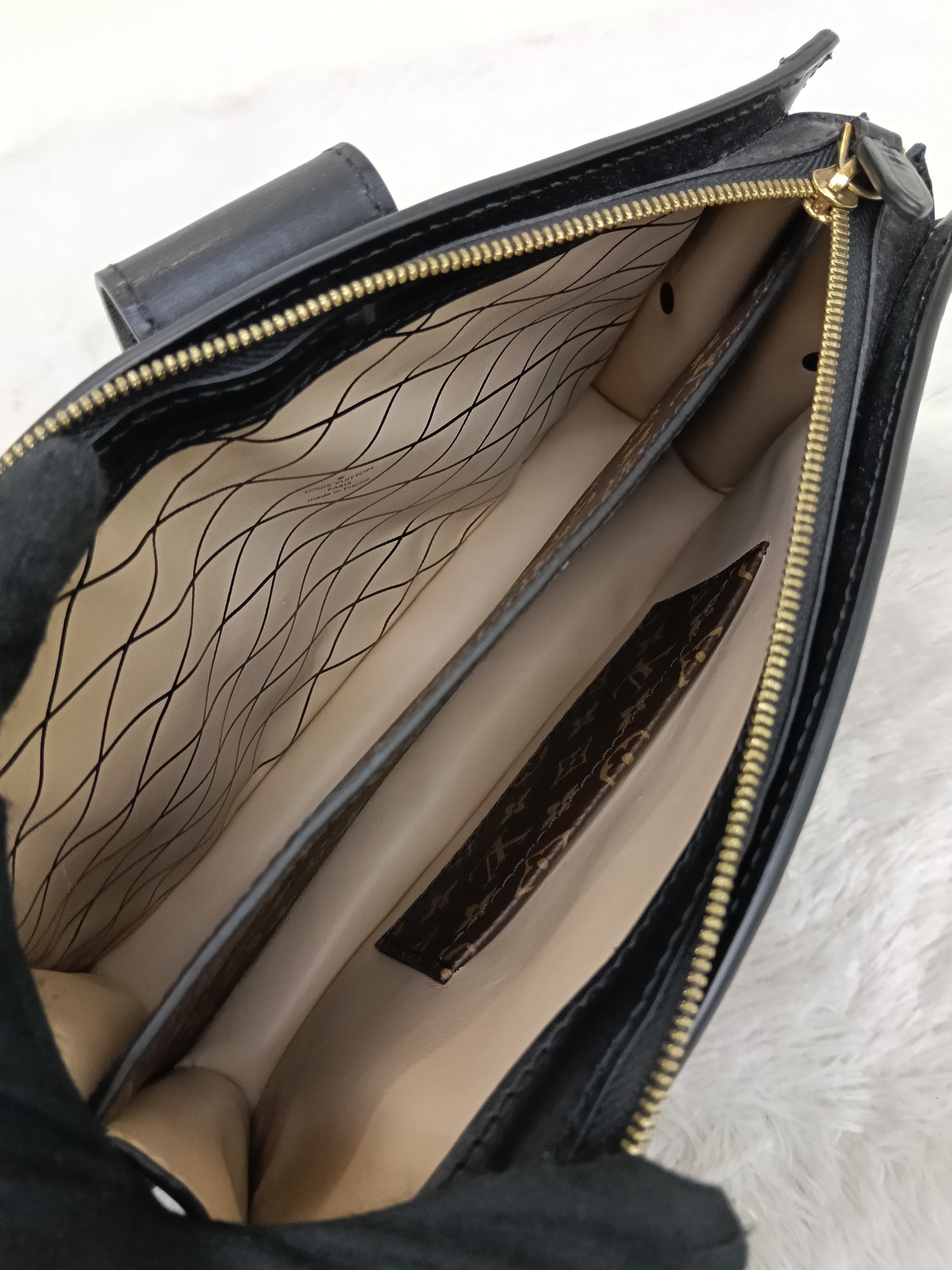 LV Trunk Clutch Monogram Reverse 2019