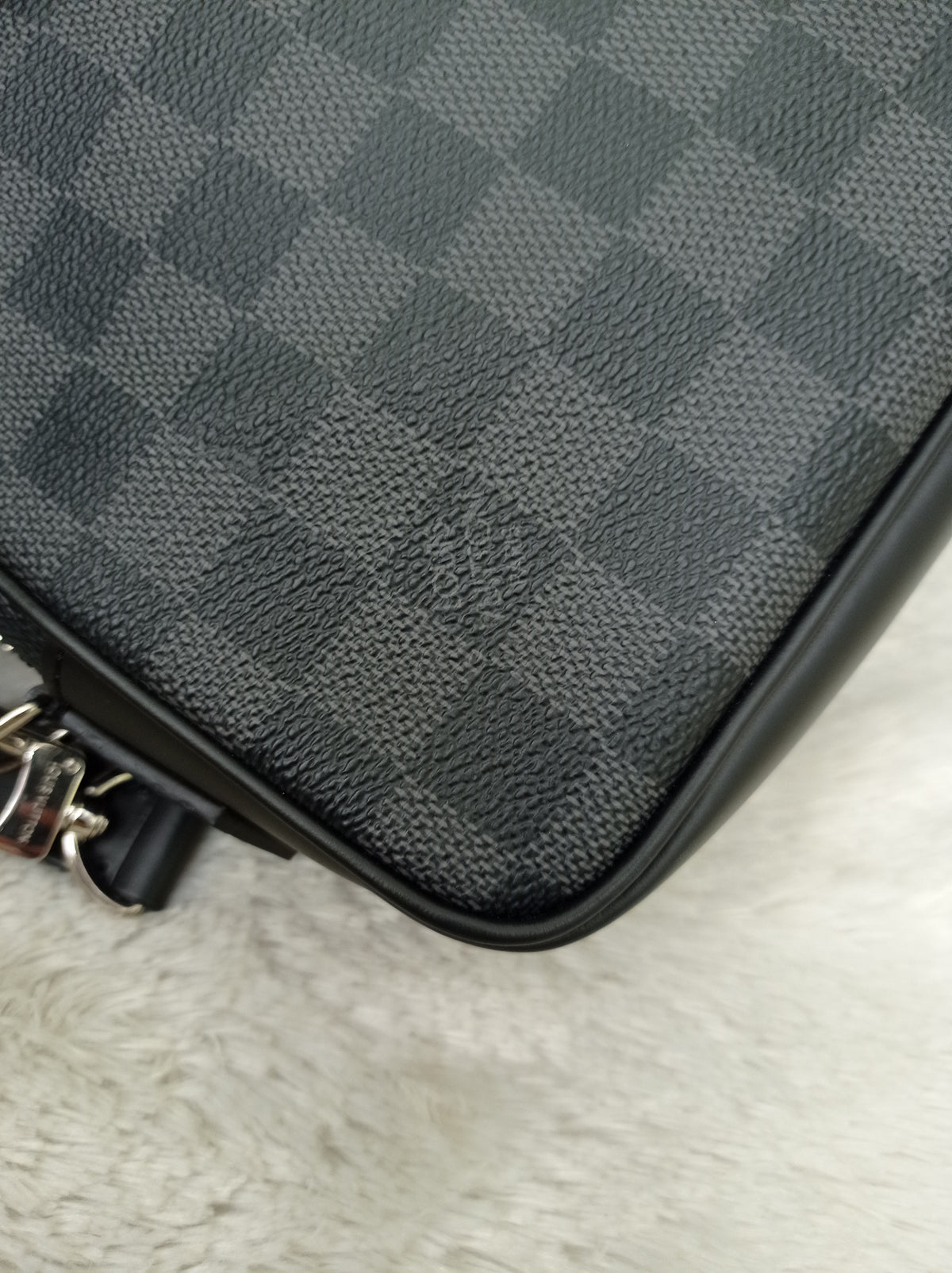 LV Kasai Clutch Graphite 2018