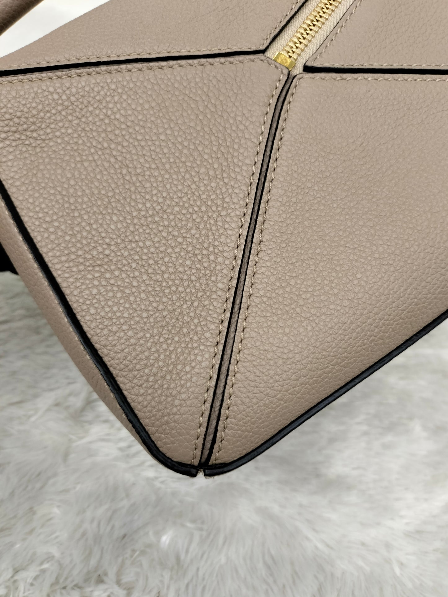 Loewe Puzzle Small Grained Sand GHW 2021