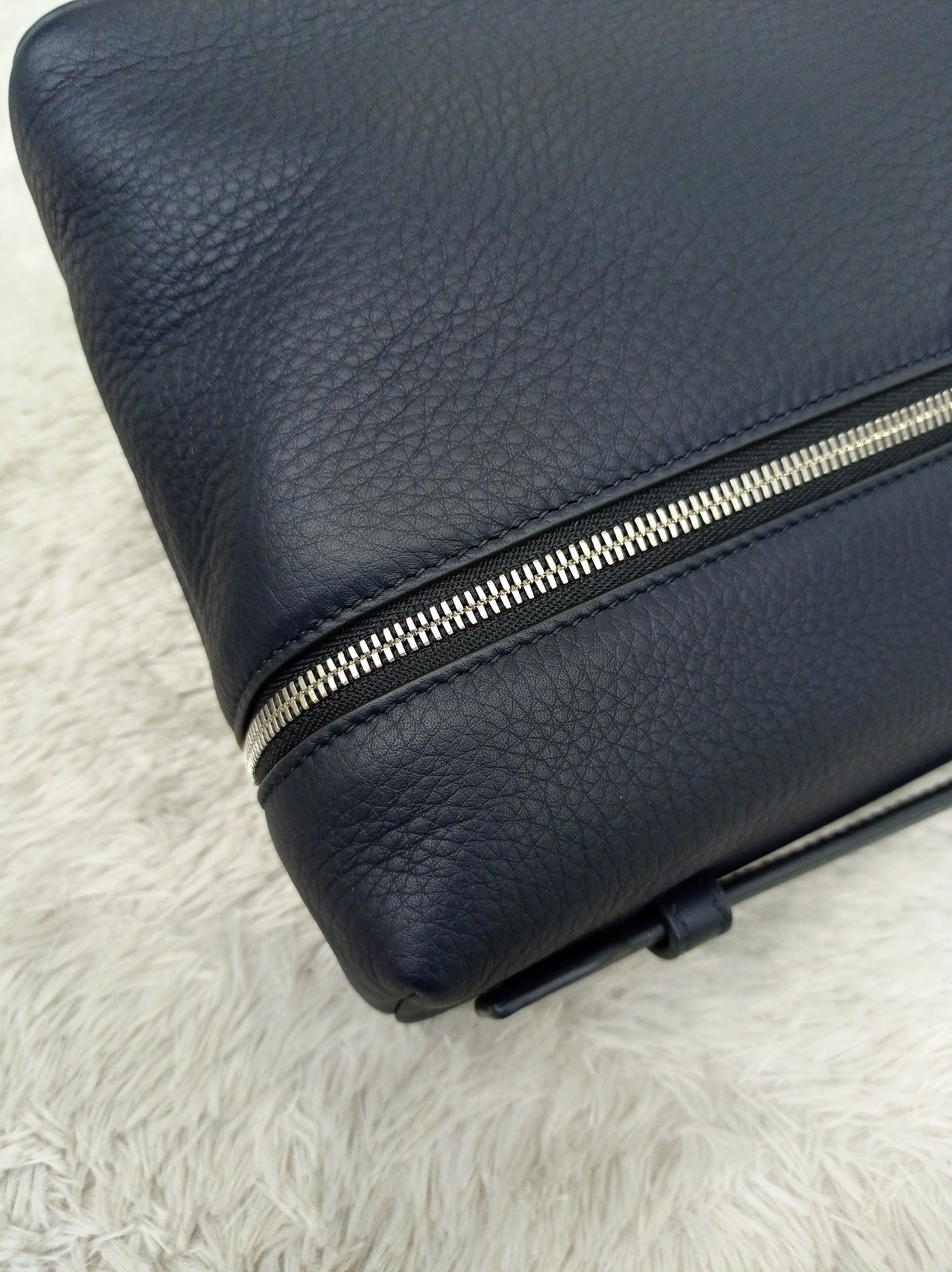 Loro Piana Extra Pocket L27 Grained Dark Navy SHW
2018