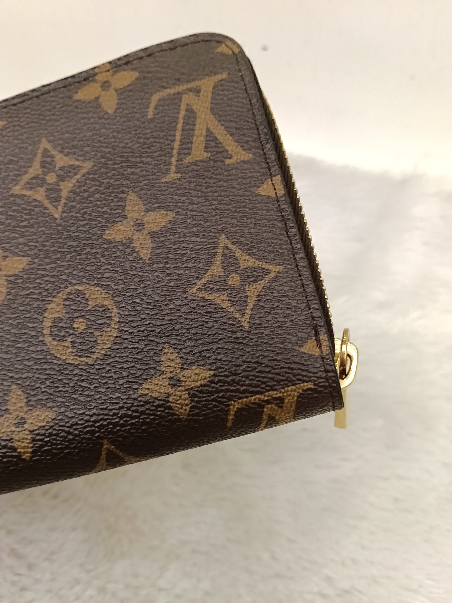 LV Zippy Wallet Monogram Giraffe