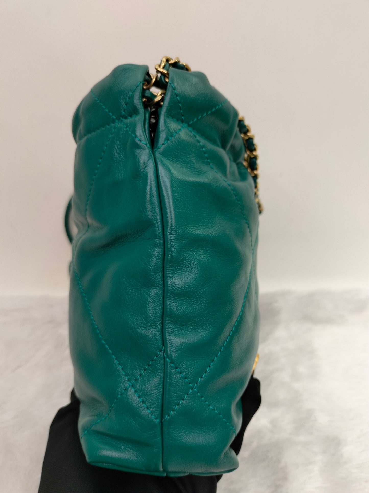 *Neverbeen Used* Chanel C22 Mini Calfskin Green GHW (CHIP)