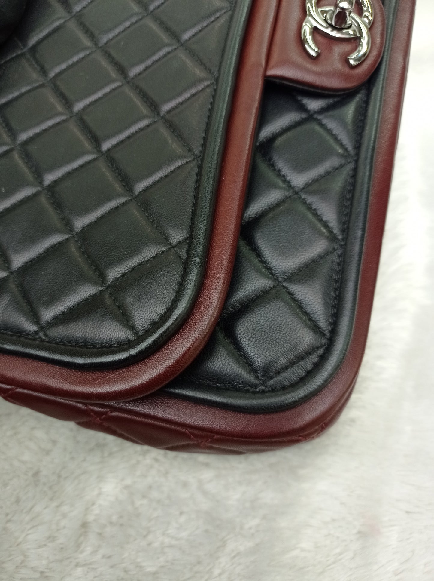 Chanel Twist Flap Large Lamb Black Burgundy SHW #18