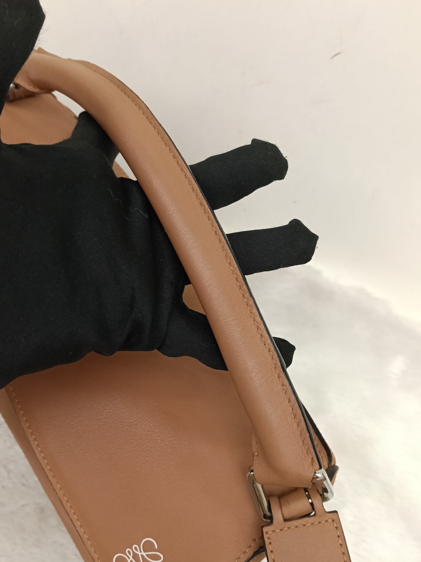 Loewe Puzzle Medium Calfskin Tan SHW 2017