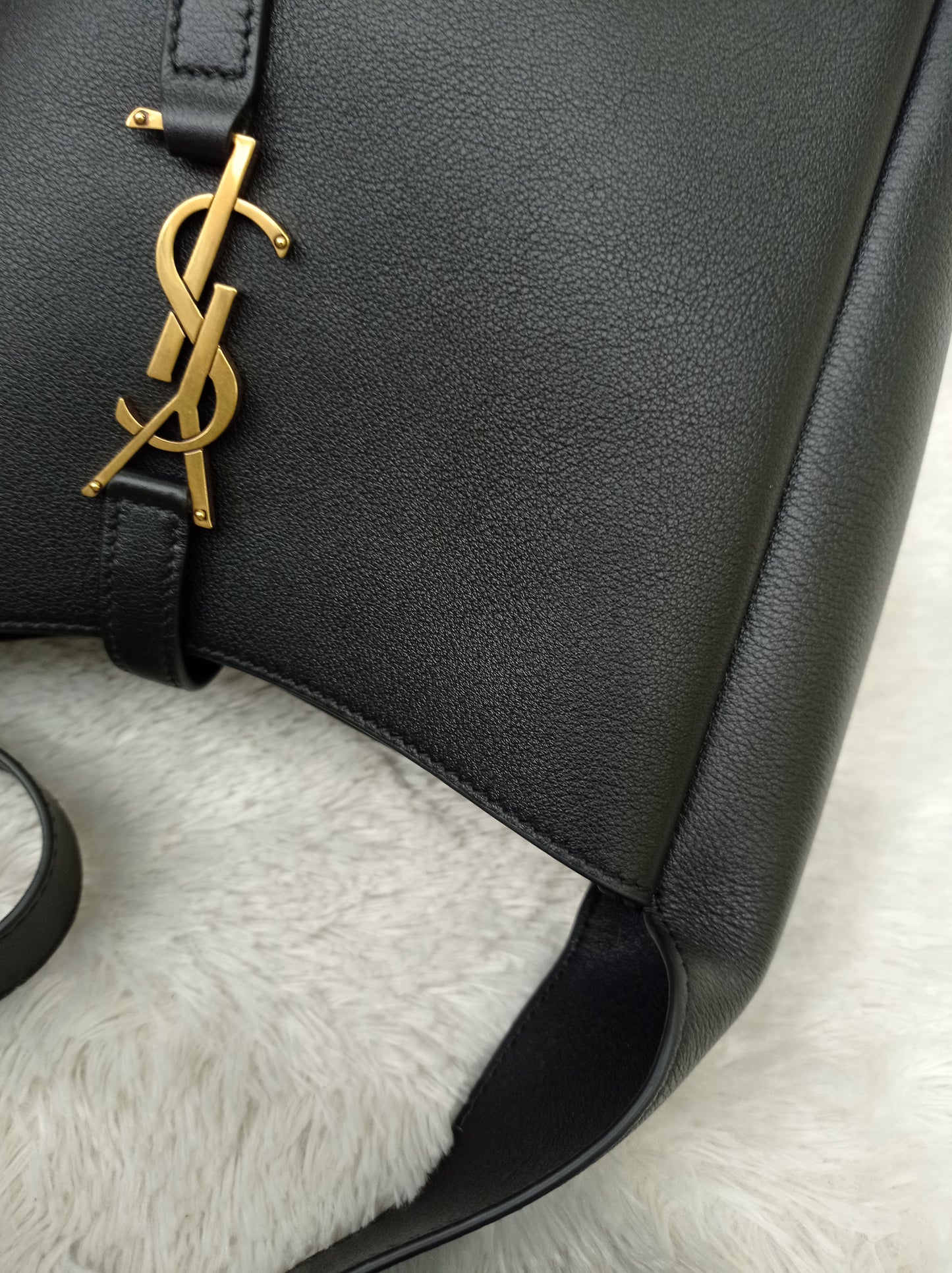 YsL Le 5 A 7 Supple Small Calfskin Black GHW 2024