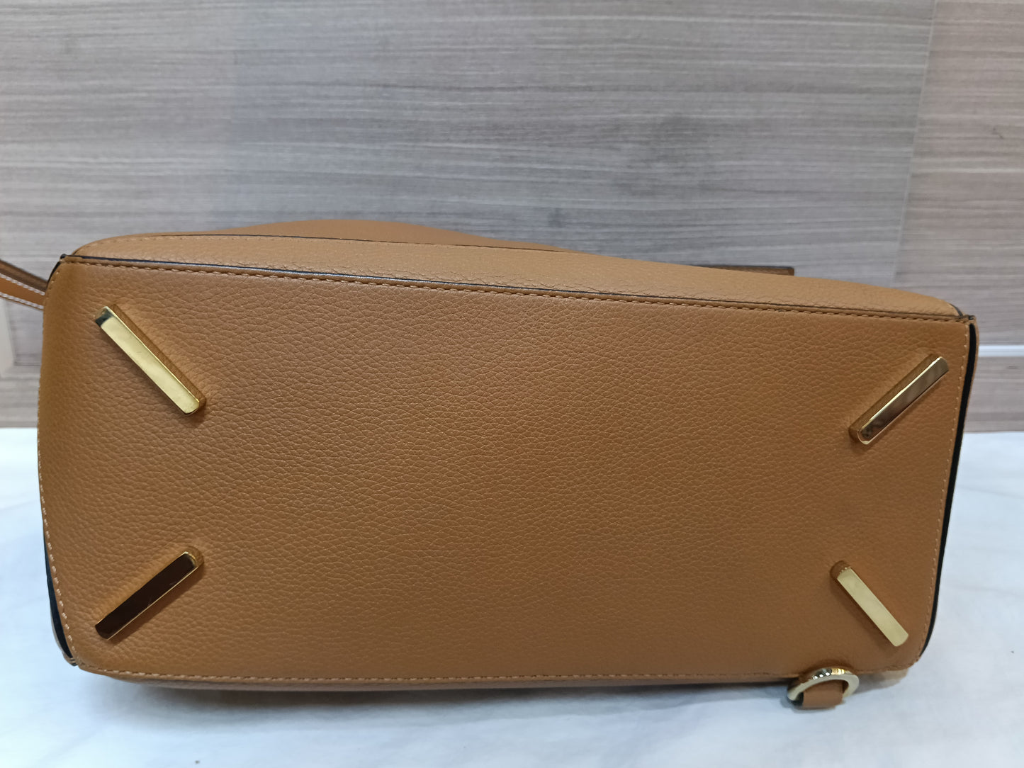 Loewe Puzzle Medium Grained Caramel GHW 2020