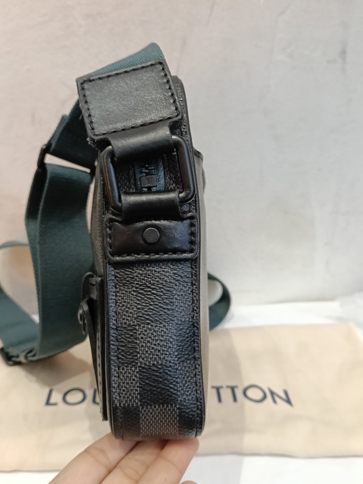 LV Alpha Messenger Damier Graphite 2019