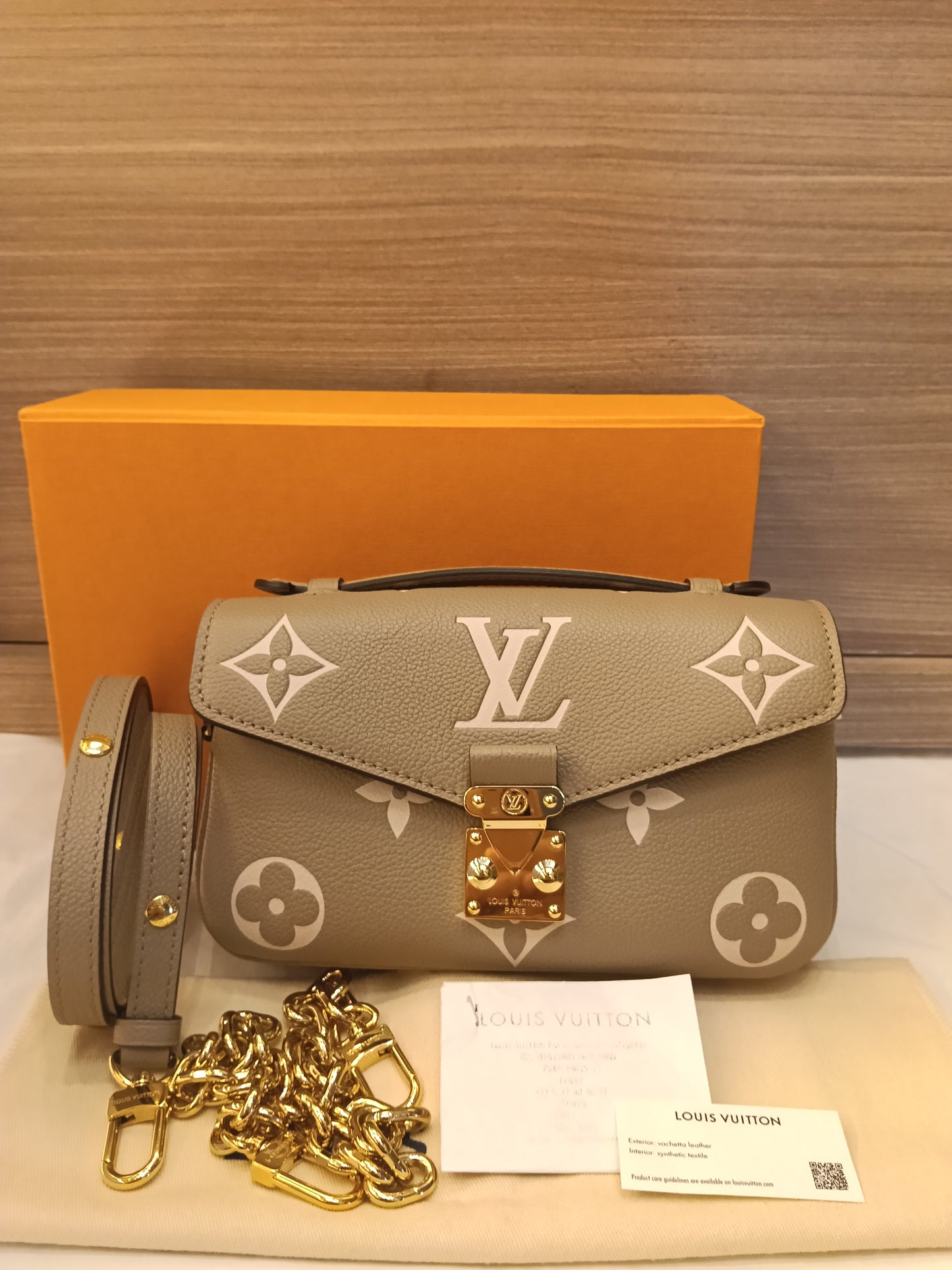 *Neverbeen Used* LV Metis East West Monogram Empreinte Giant Tourterelle Creme 2024 (CHIP)