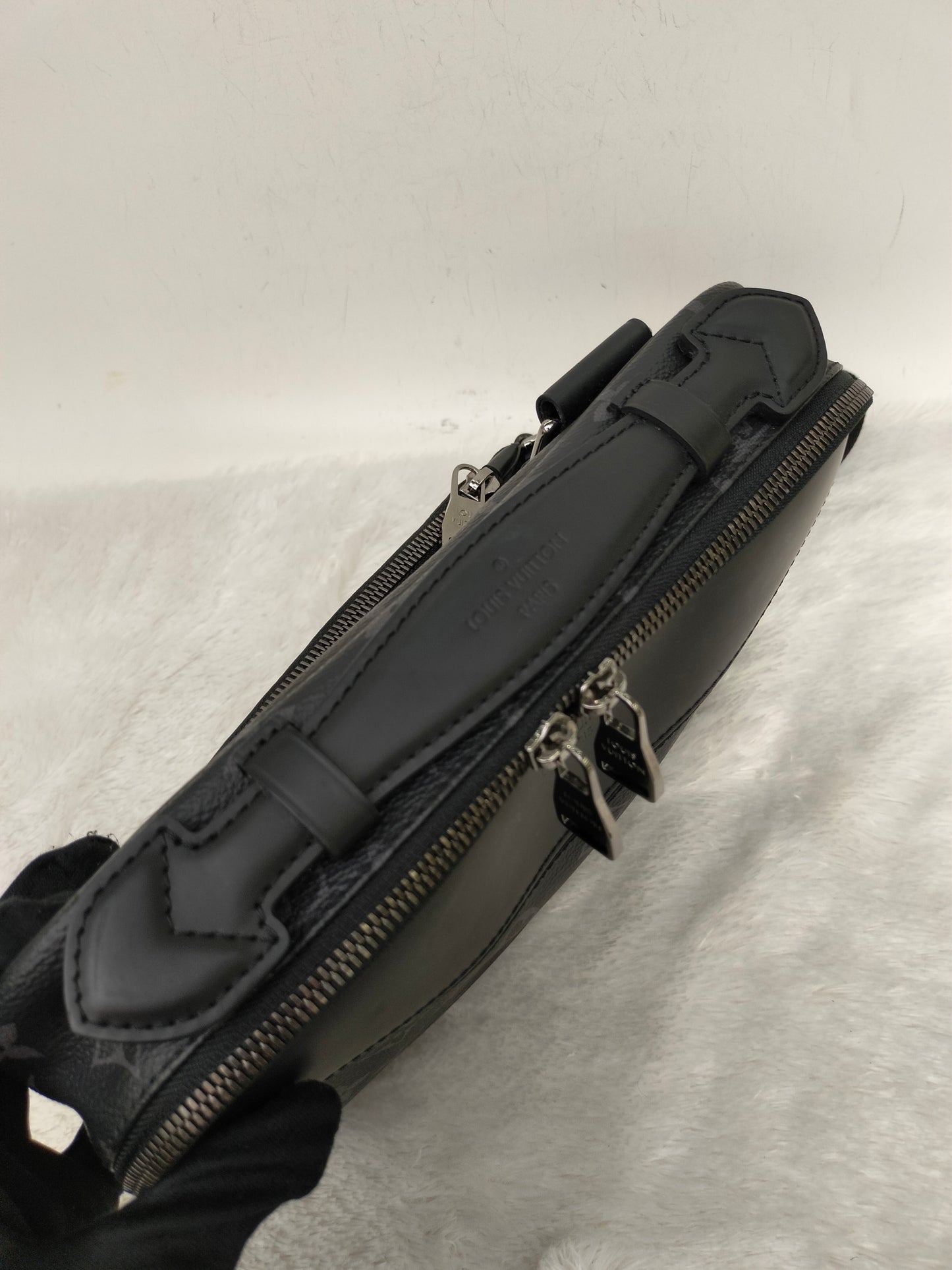 LV Bumbag Explorer Monogram Eclipse 2019