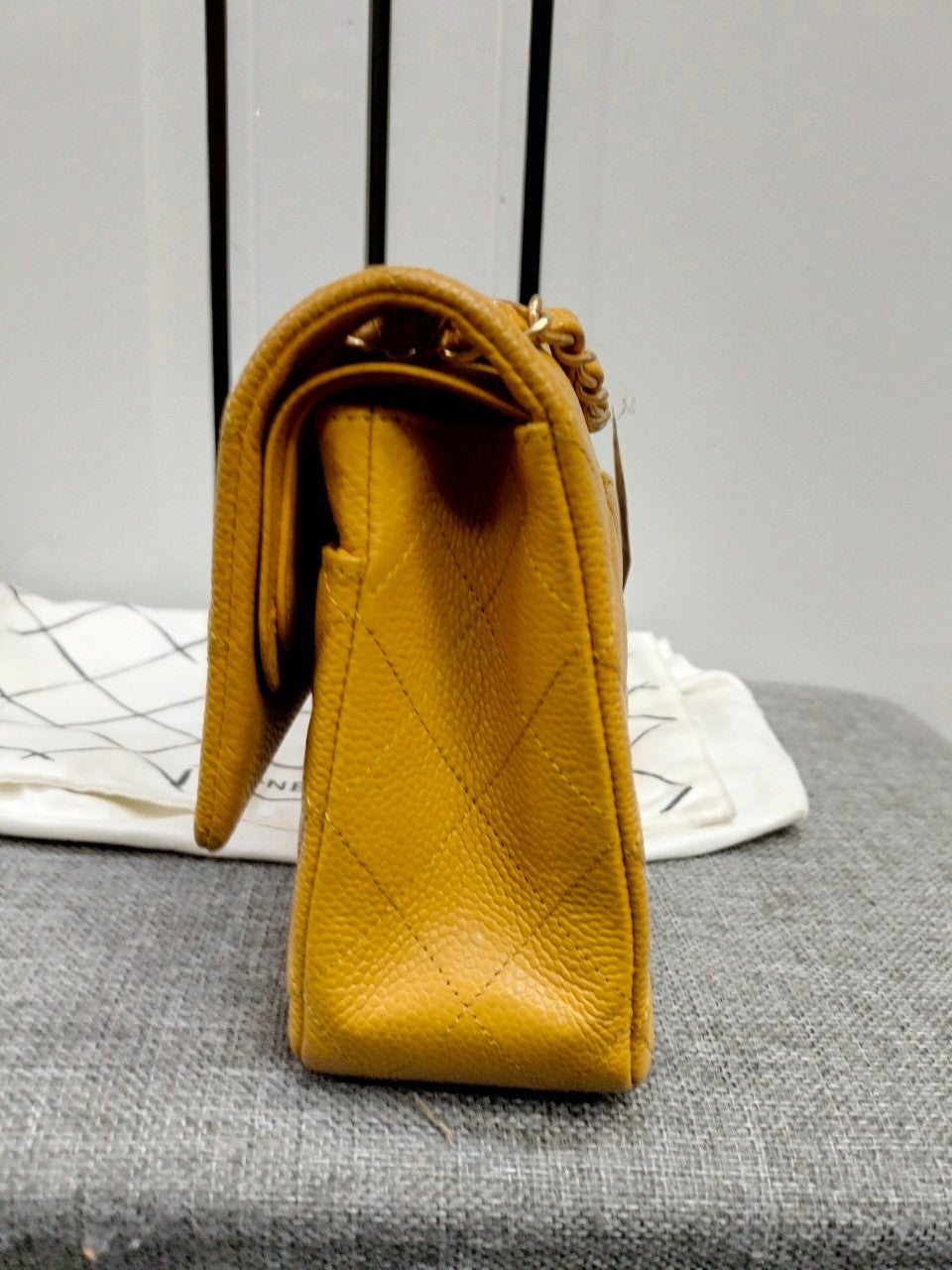 Chanel Medium Caviar Jaune GHW DF #21 Size 25,5x15,5x6,5cm